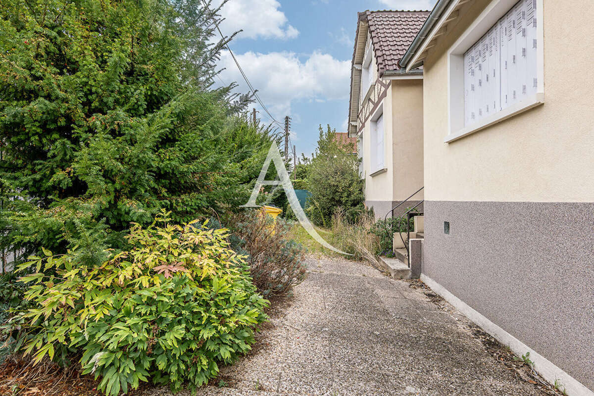 Maison à LIMEIL-BREVANNES