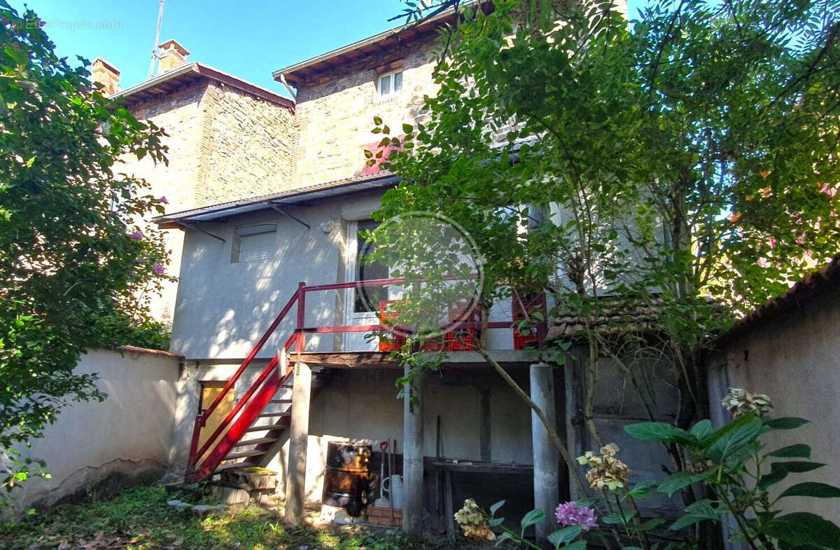 Maison 5 pièces 118 m² à vendre à Sainte-Foy-L'argentiere (69610) - photo 2