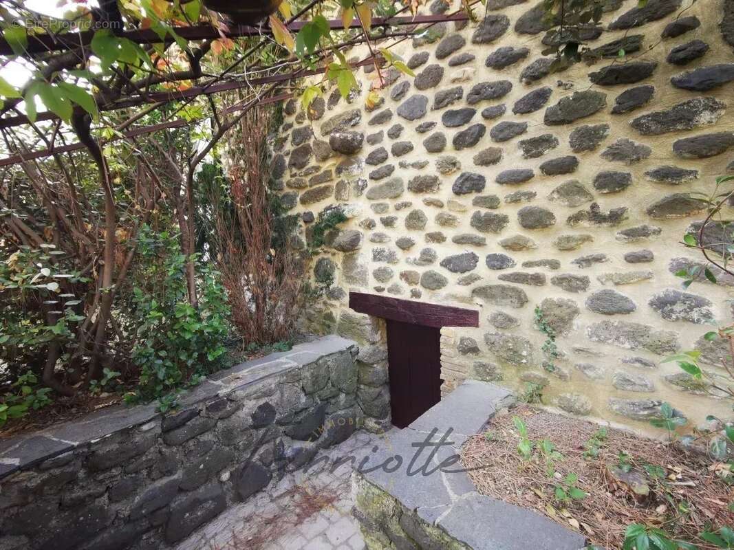 Maison à SAINT-MARTIN-SUR-LAVEZON