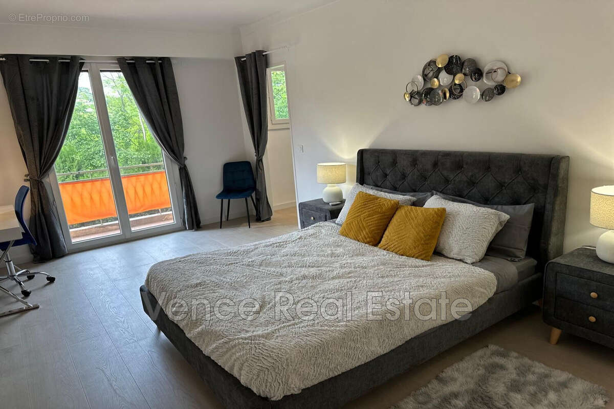 Appartement à VENCE