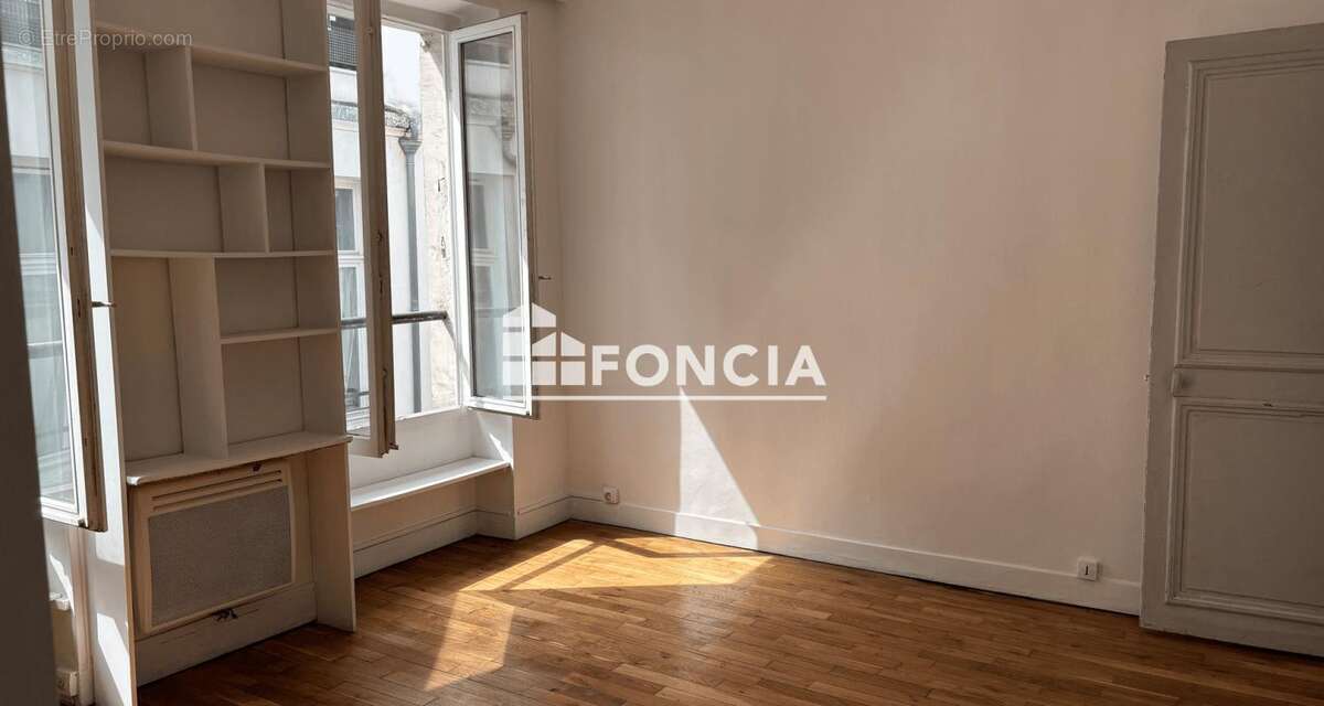 Appartement à PARIS-7E