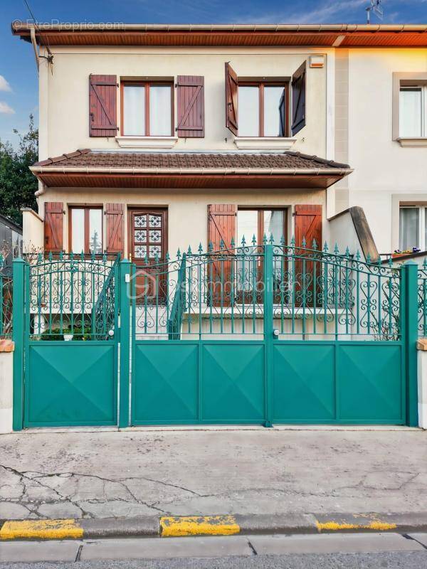 Maison à LIVRY-GARGAN