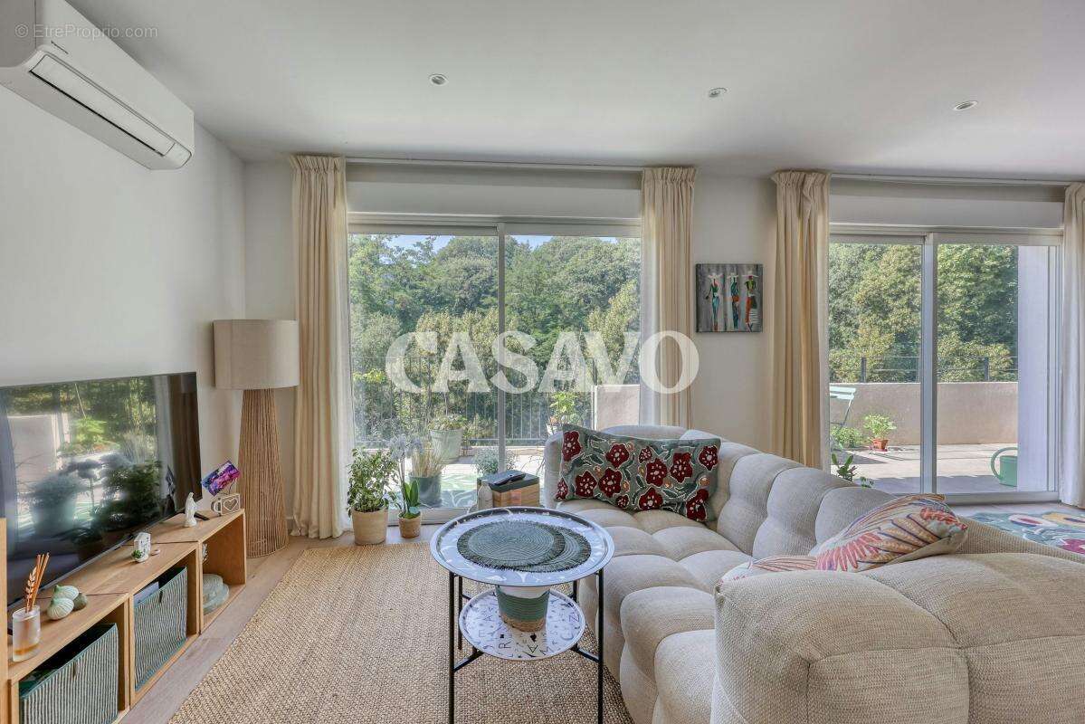 Vente Appartement 3 pièces de 69m² - 13640 La Roque-d'Anthéron - photo 4