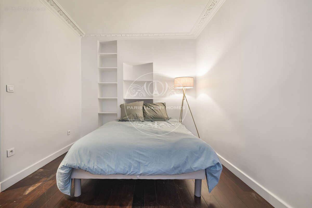 Appartement à PARIS-2E