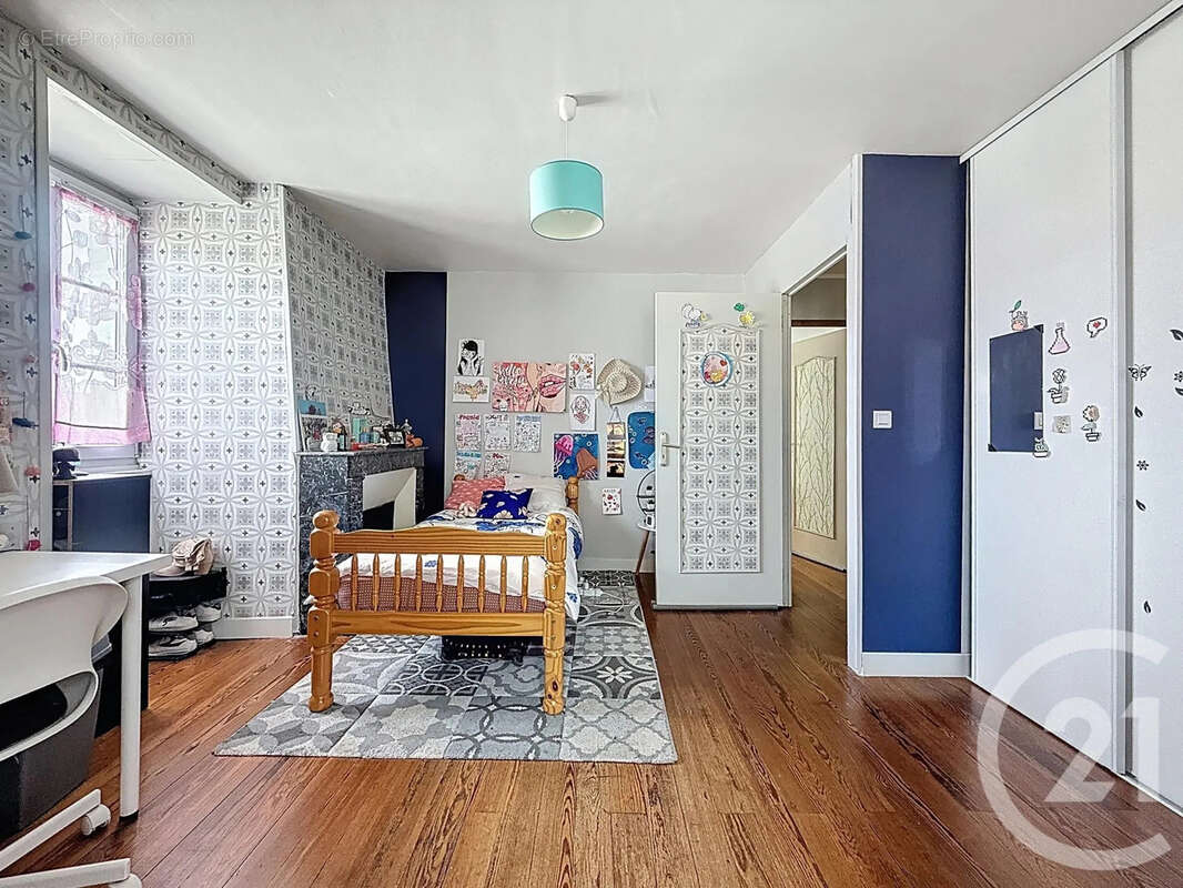 Maison à BELLENOT-SOUS-POUILLY