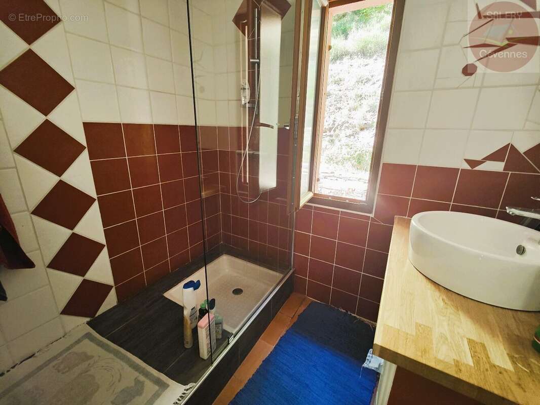 Spacieuse villa avec piscine dans un environnement privilégié - photo 6