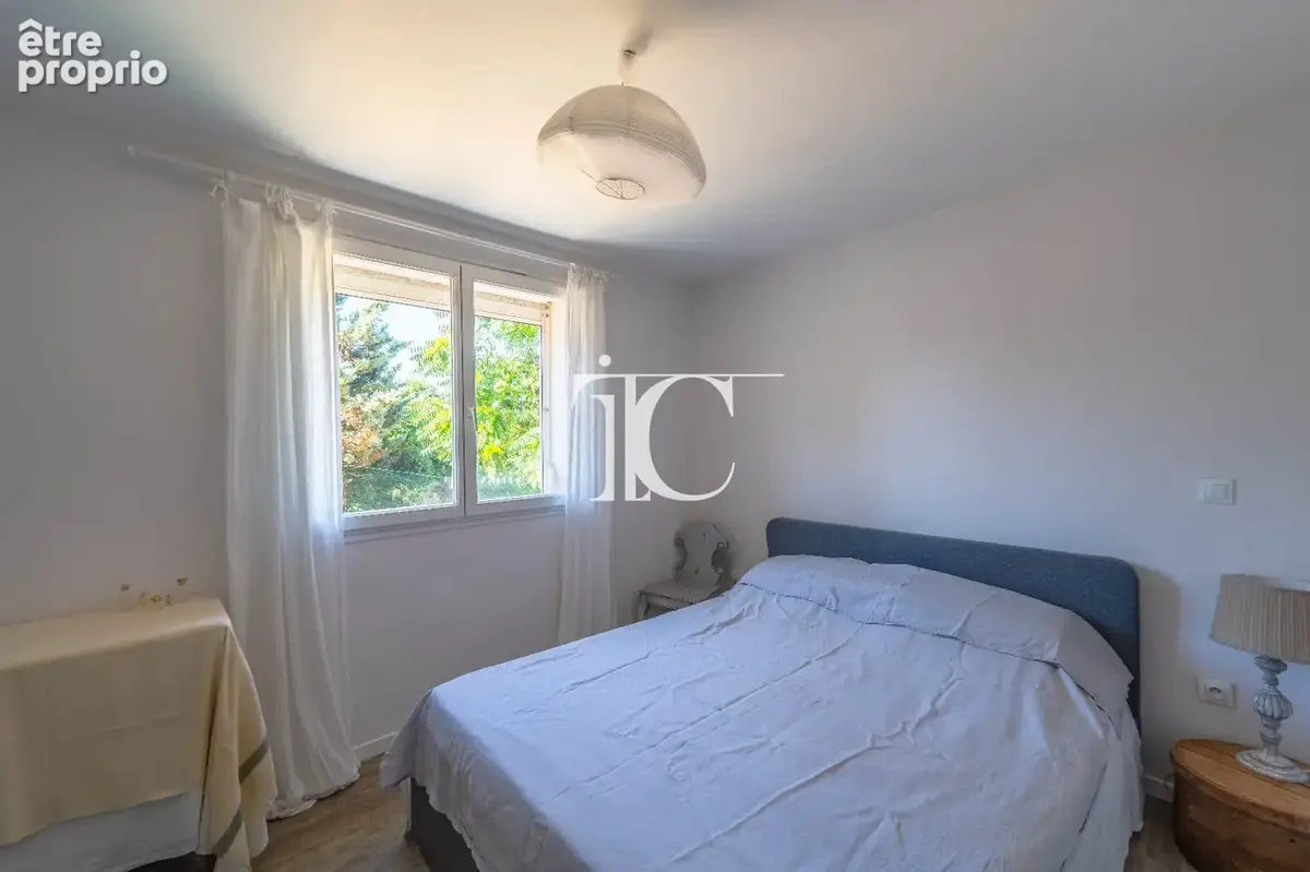 Villa 111m² habitables 629m² de terrain proche centre village des vans - photo 6