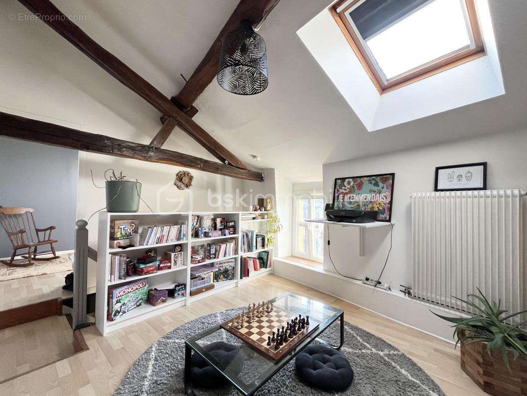 Maison à NEUVILLE-LES-THIS