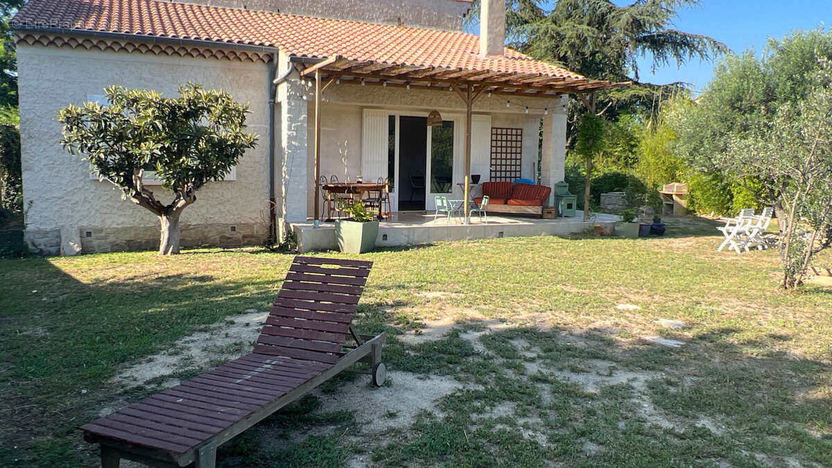 Maison à PERNES-LES-FONTAINES