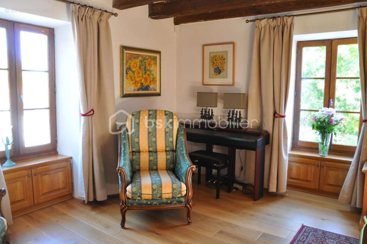 Magnifique propriété en pierres et ses gîtes - garages - piscine - photo 11