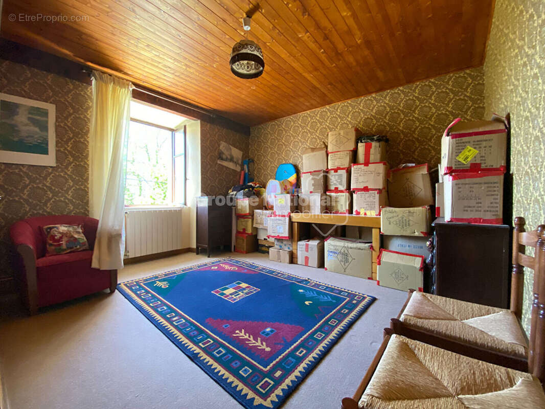 Maison à SAINT-MARTIN-DE-FUGERES