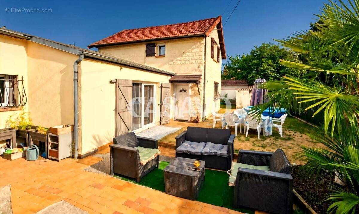 Maison à LIVRY-GARGAN