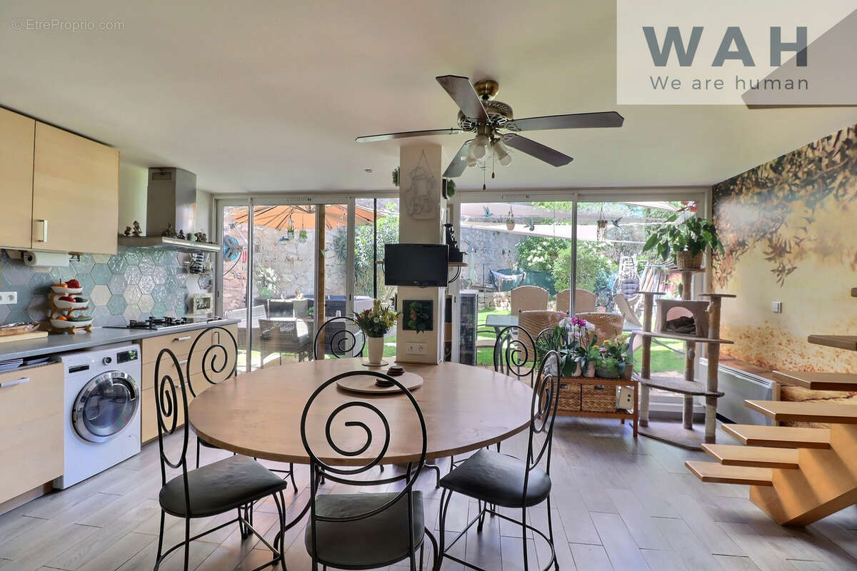 Maison à SAINT-BRES