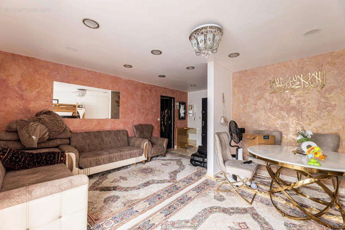 Appartement à AUBERVILLIERS