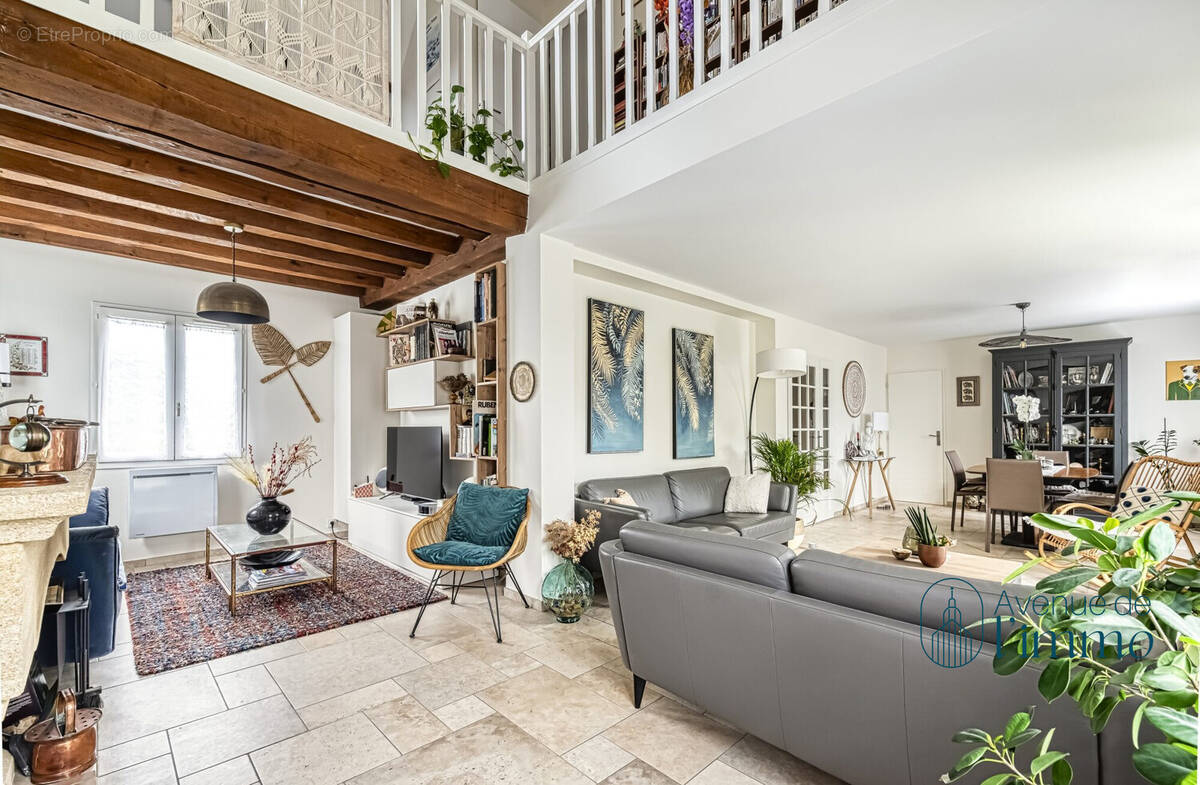 Maison à SAINT-BARTHELEMY-D'ANJOU