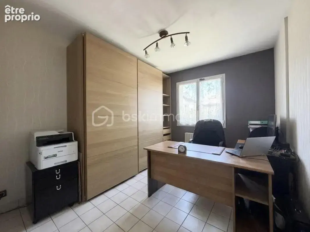Villeneuve-le-Roi – Maison familiale avec piscine - photo 16