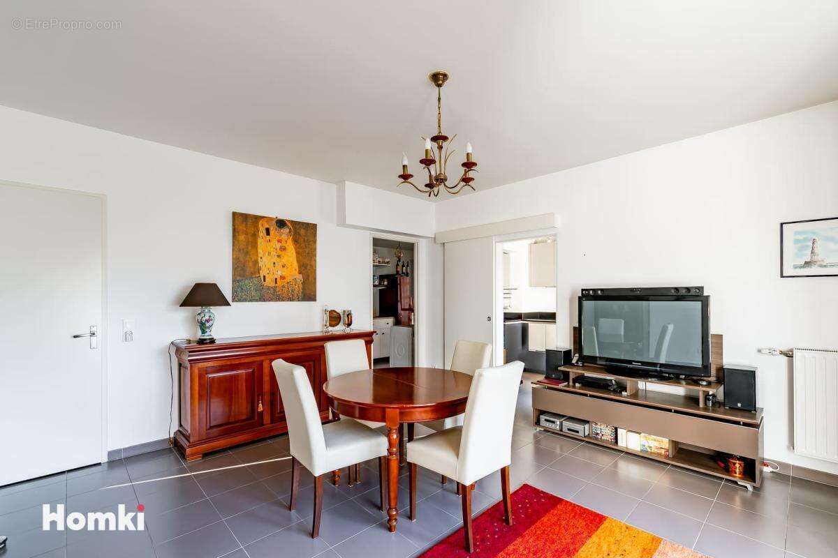 Appartement T5 de 99 m2 à Bordeaux 33300, Rue Paule Marrot - photo 4