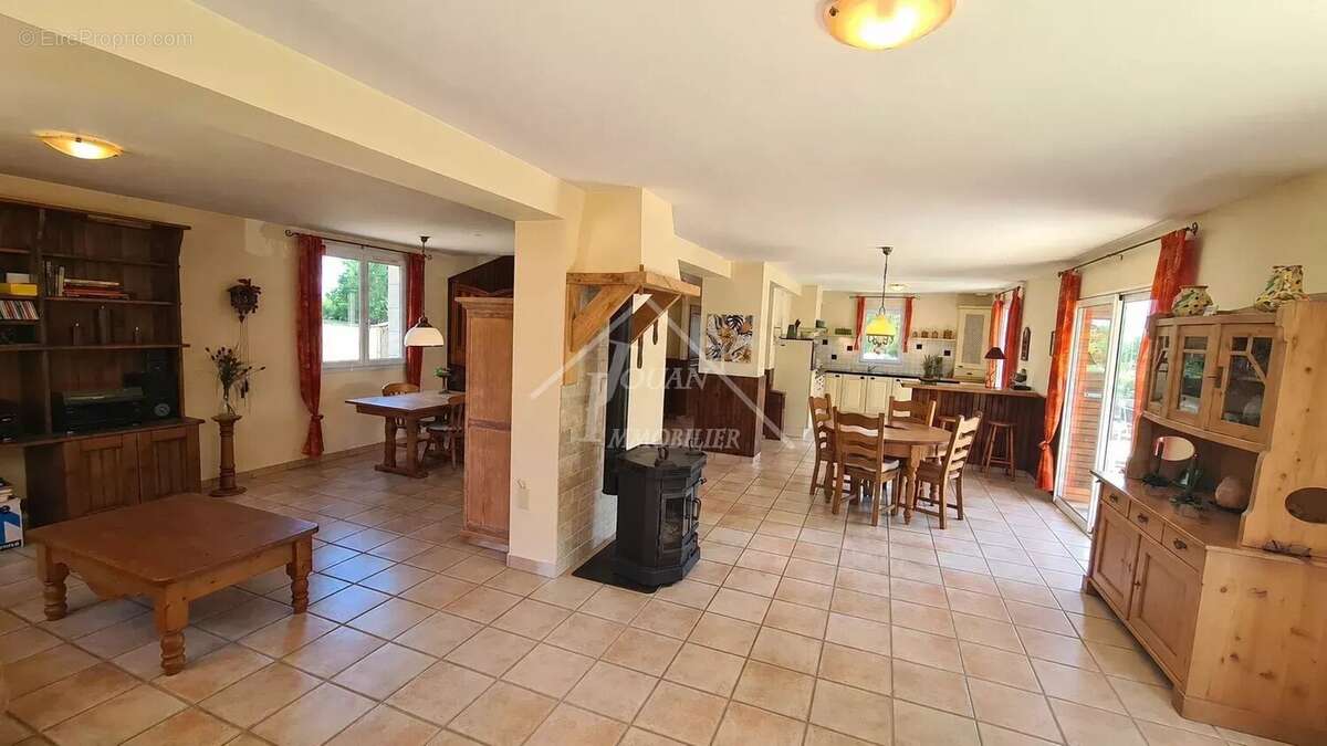 Belle propriété de campagne sur 6 697 m² à Autry-Issards - photo 9