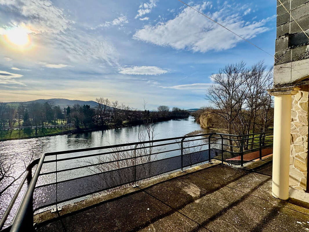 PONT-DU-CHÂTEAU / Maison à vendre de 132 m2 avec terrain, terrasses et balcon ! - photo 6