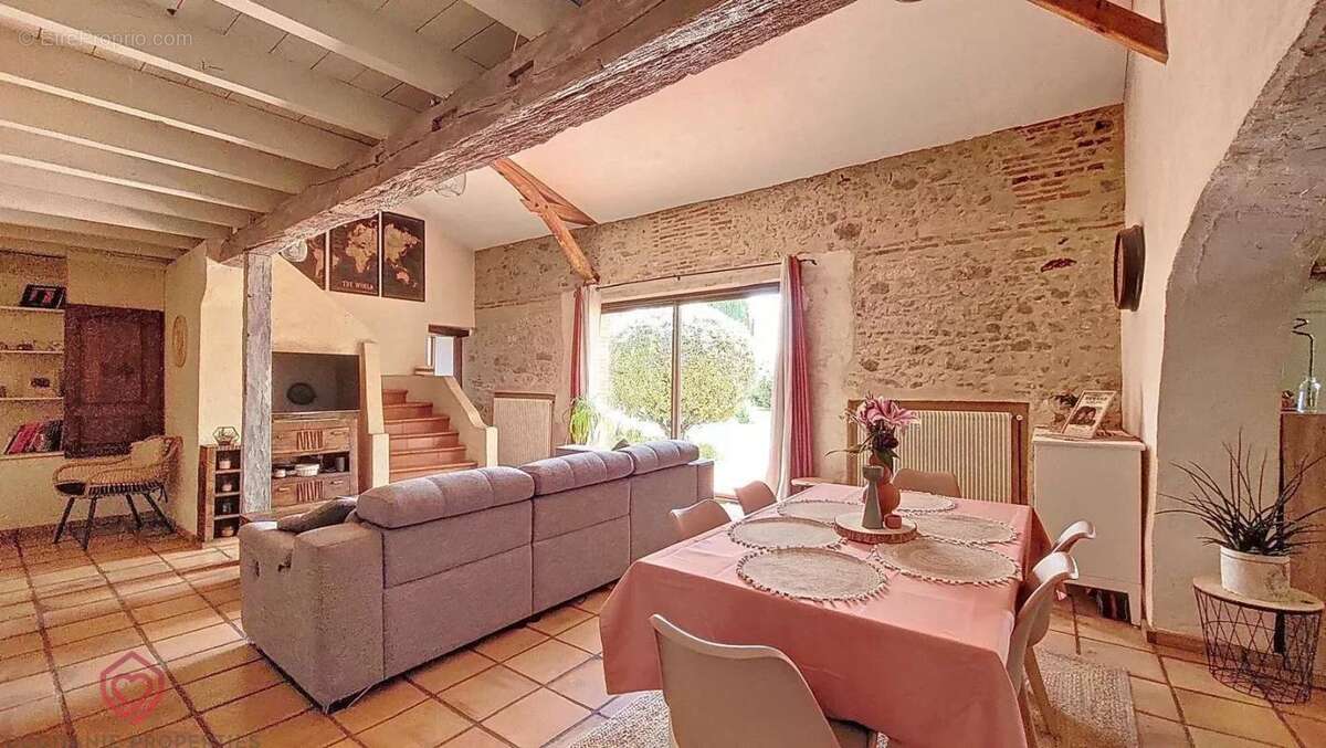 Maison à LEZAT-SUR-LEZE