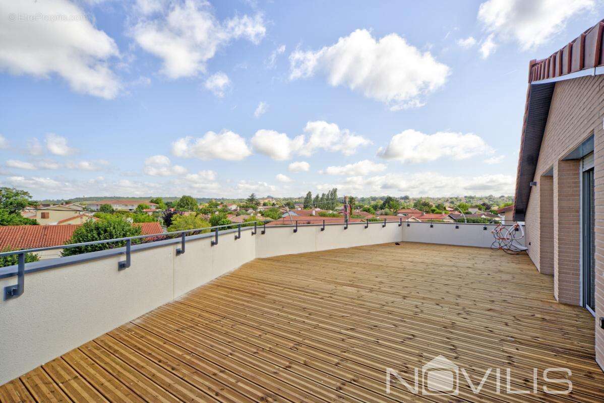 Appartement à BRUGUIERES