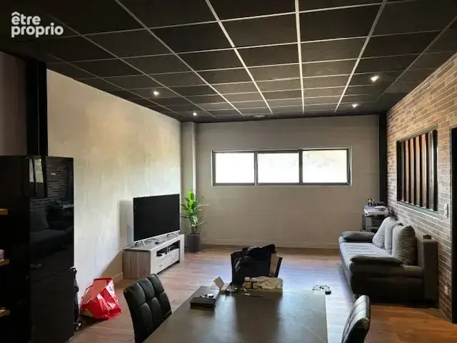 BOURG LES VALENCE, A VENDRE local commercial, professionnel de 142 m2. - photo 2