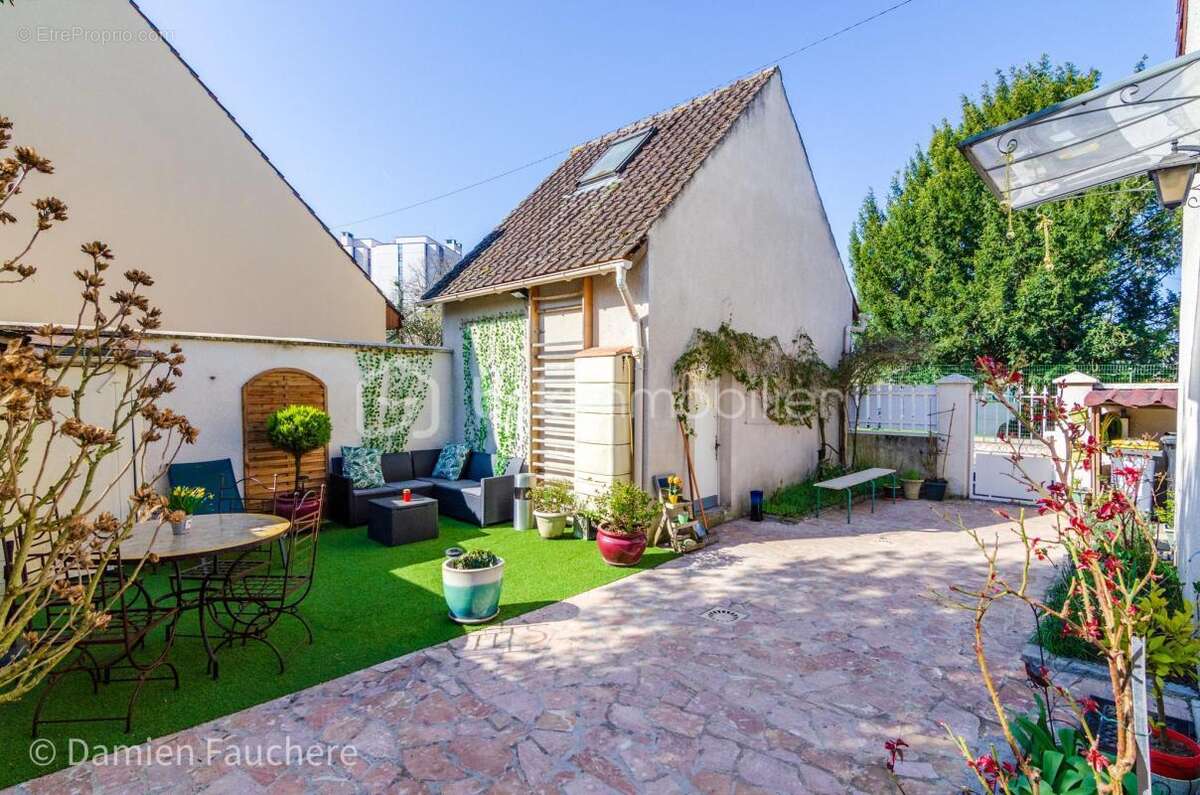 Maison à DAMMARIE-LES-LYS