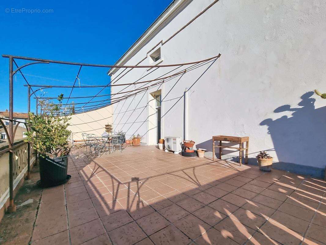 Appartement à LEZIGNAN-CORBIERES