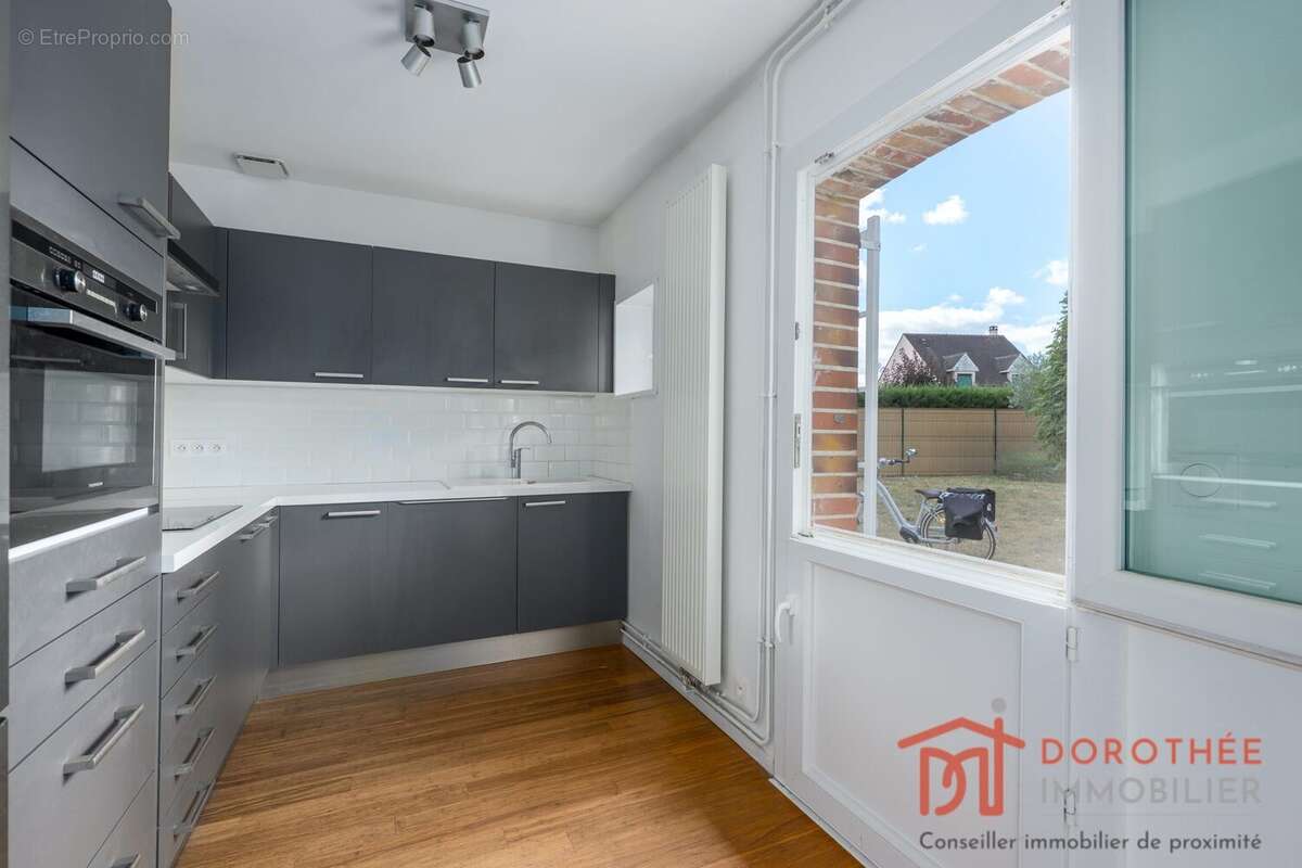 Maison 112 m² à Marolles-En-Brie  - photo 8
