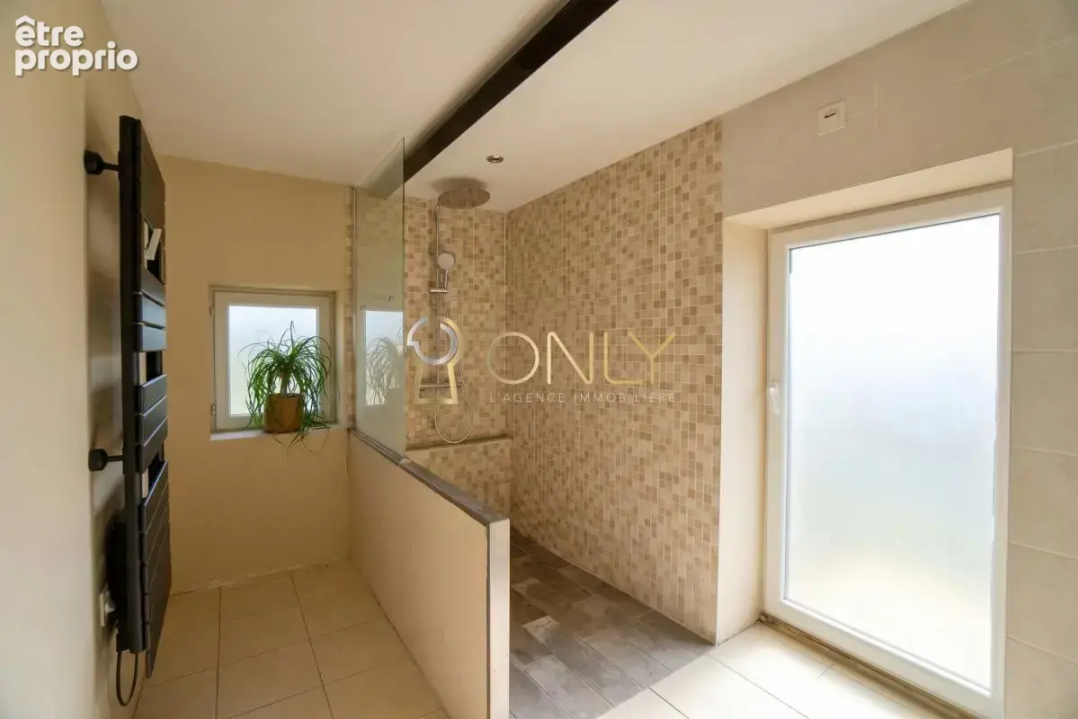 Saint Didier de Formans - Maison individuelle - 122 m² habitable - 3 chambres - Garage - photo 10
