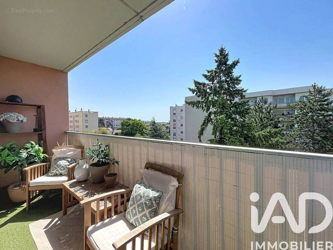 Photo 1 - Appartement à VILLEURBANNE