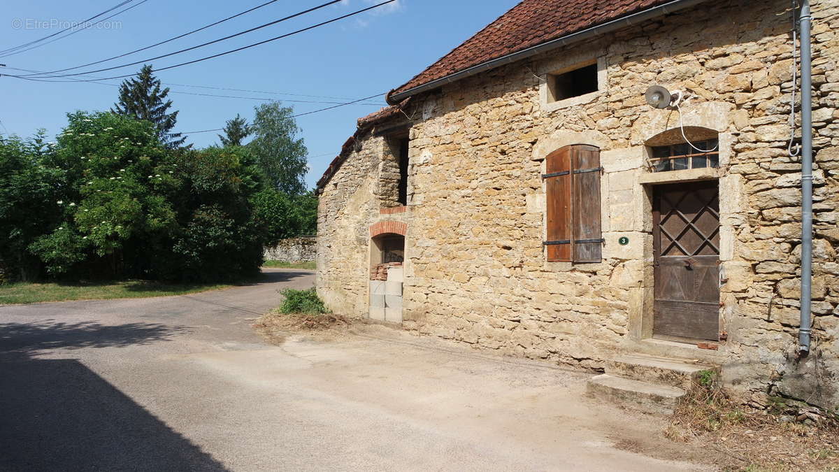 Maison à rénover 120 m² - photo 4