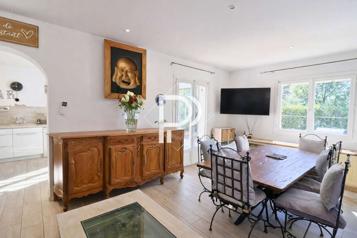 Maison à ROQUEBRUNE-SUR-ARGENS