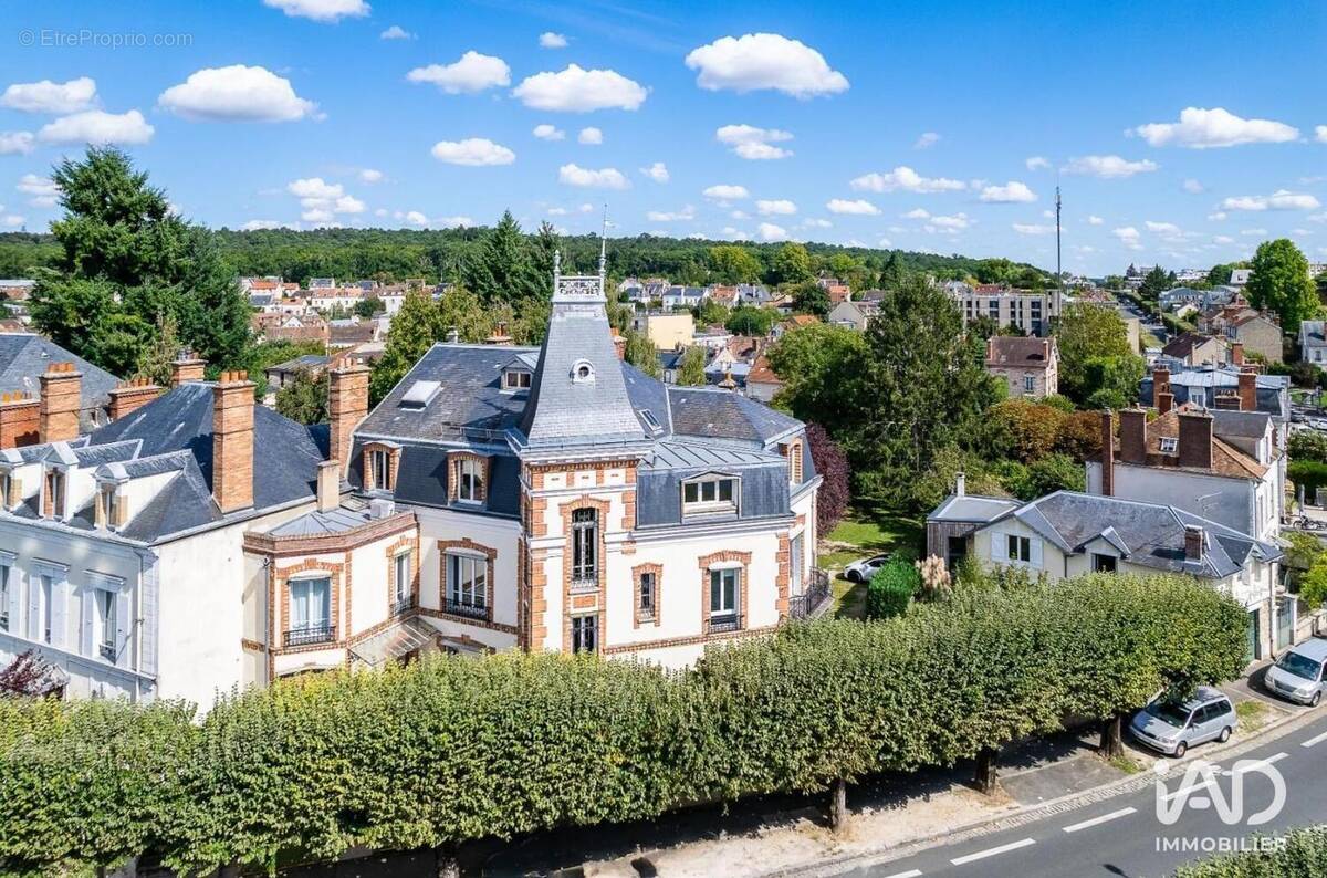 Photo 1 - Commerce à FONTAINEBLEAU