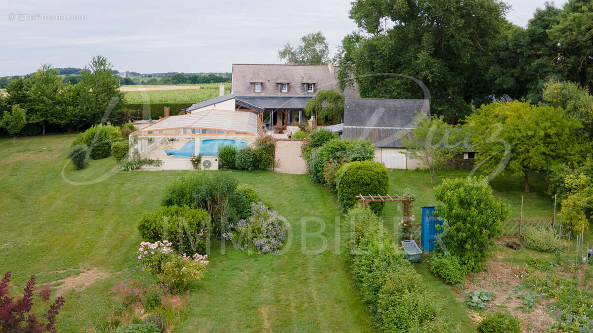Maison à BRISSAC-QUINCE