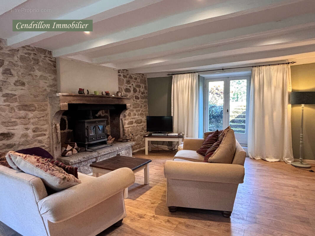 Maison à SAINT-JUNIEN-LA-BREGERE