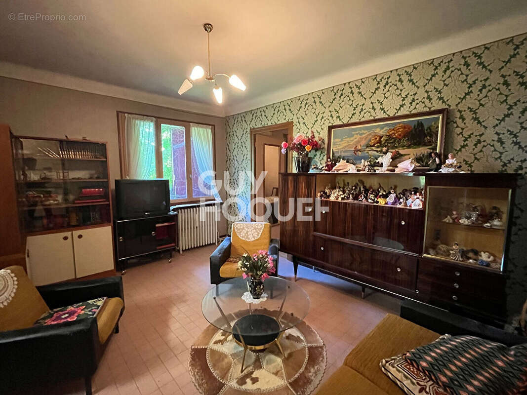 Maison à PARIS-L&#039;HOPITAL