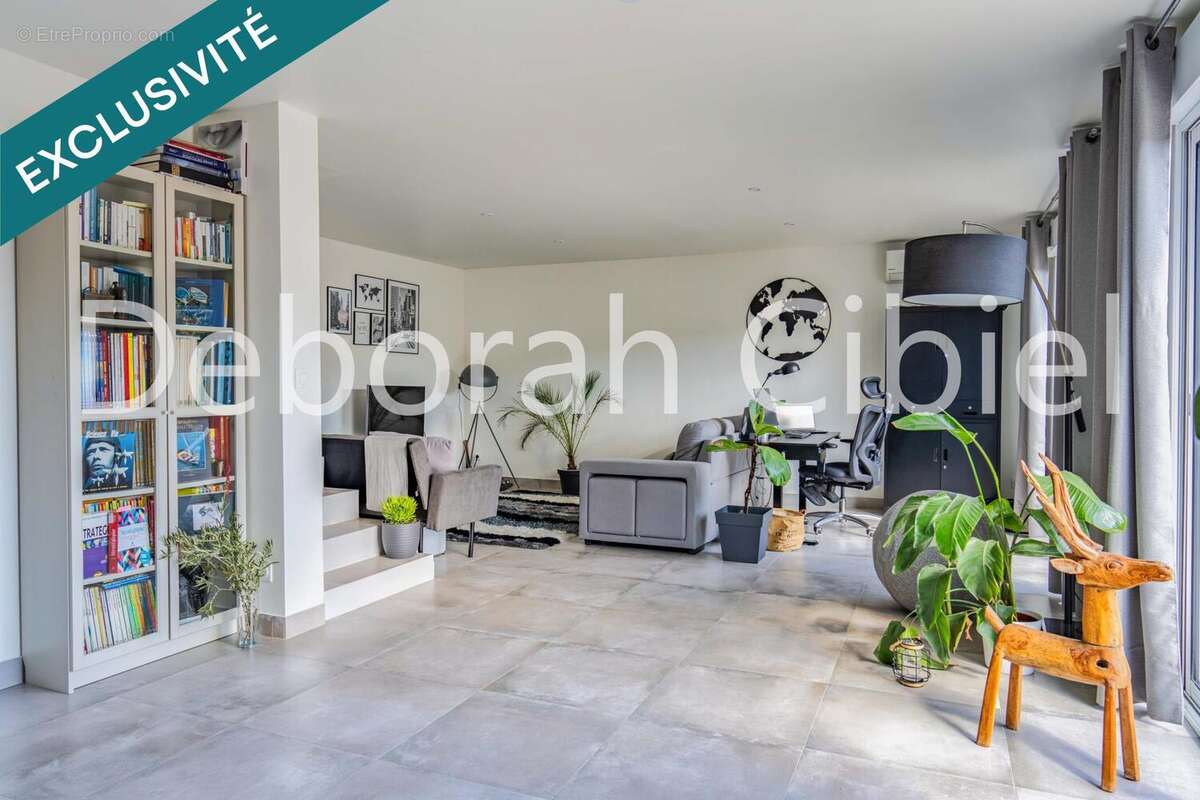 Photo 2 - Maison à LA FARE-LES-OLIVIERS