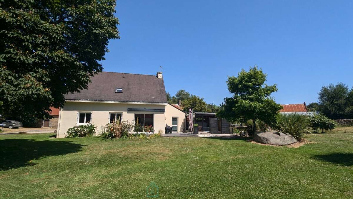 Maison à CAMORS