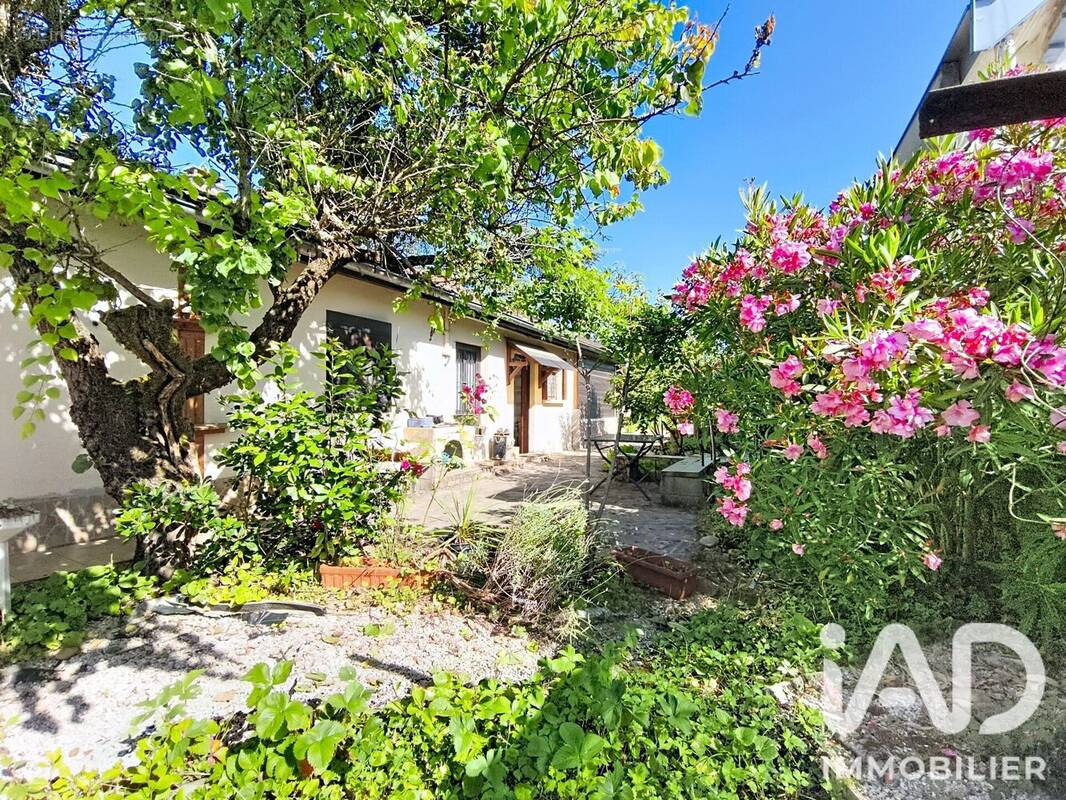 Photo 1 - Maison à DECINES-CHARPIEU