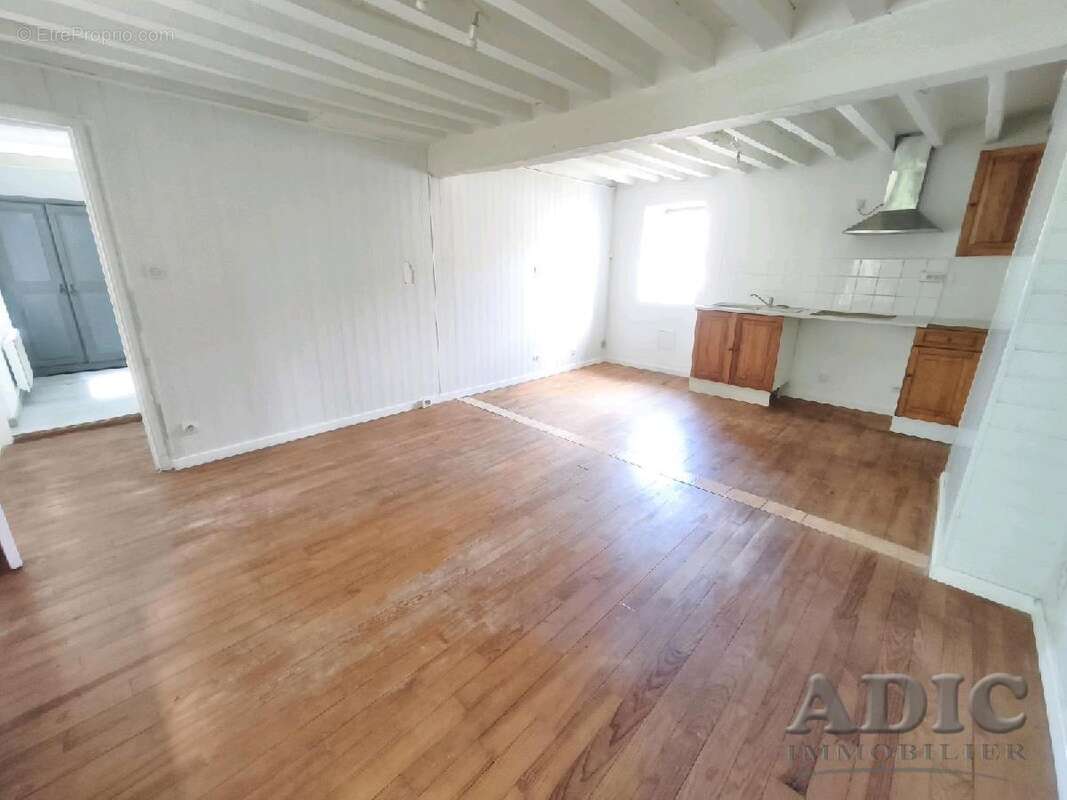 Appartement à VER-SUR-LAUNETTE