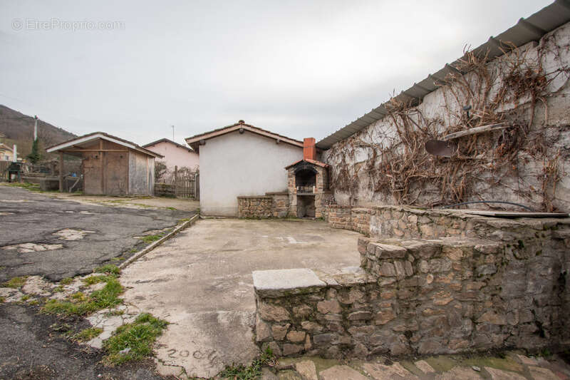 Dpt Rhône (69), à vendre AVEIZE,  Ferme, 4 chambres et nombreuses dépendances - photo 19
