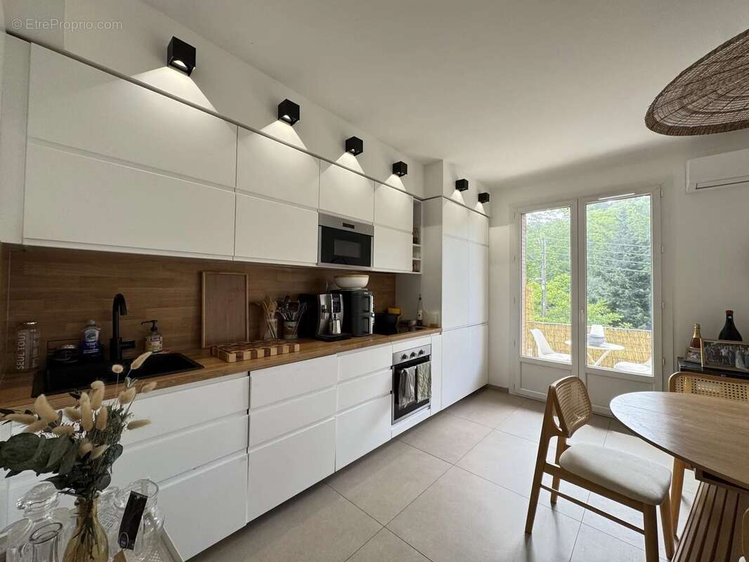 Appartement à MARSEILLE-7E