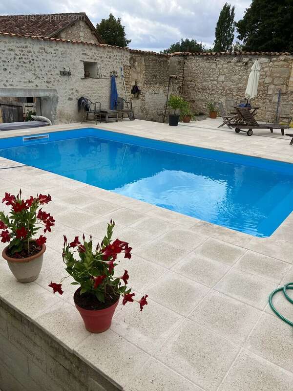 Maison à AUBETERRE-SUR-DRONNE