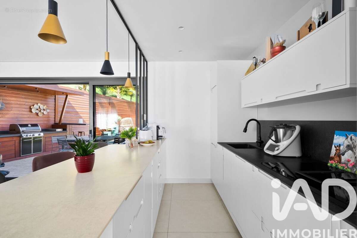 Maison 200 m² à Jouars-Pontchartrain  - photo 8