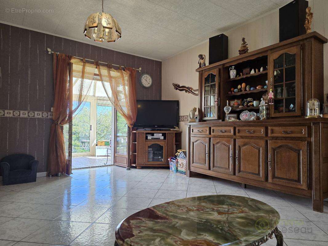 Maison à CELLEFROUIN