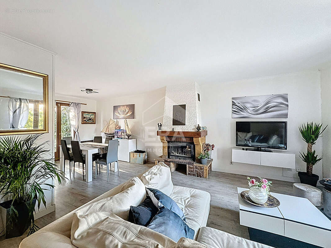 Maison à CHAUMONTEL