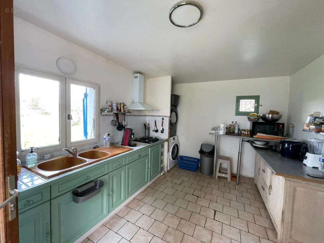 Beaupouyet - maison 7 pièces - 3 chambres - 158 m² - grand terrain - photo 2