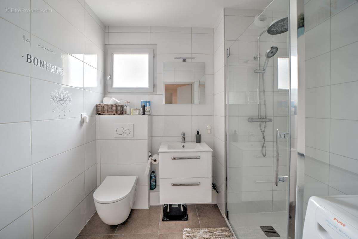 Appartement à SAINT-GENIS-POUILLY