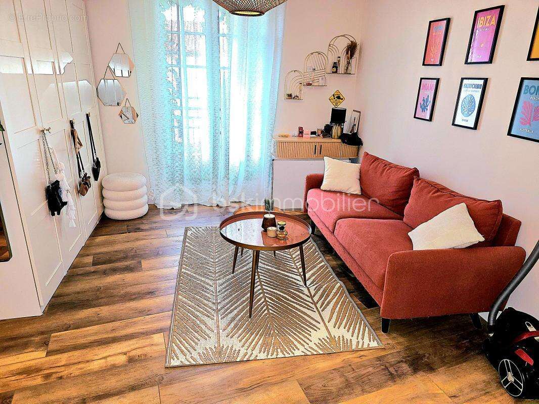 Maison à VILLARDONNEL